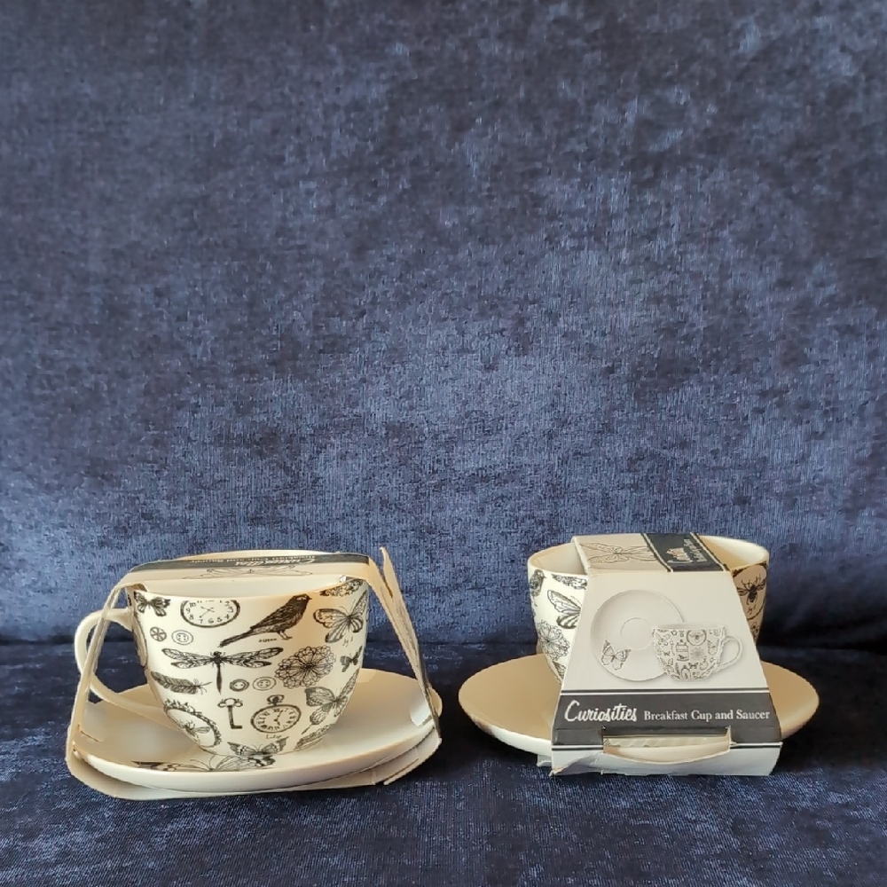 Set of 2 The English Table Curiosities Breakfast Cup and Saucer, New